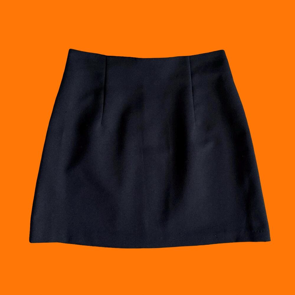 90's vintage black minimalist model off duty mini skirt Size 9/10 all that jazz